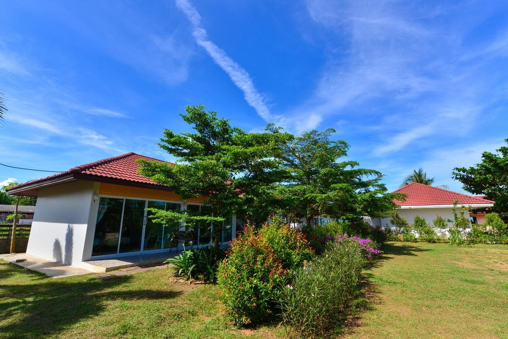 צ'ומפון Star Light Beach Resort And Restaurant מראה חיצוני תמונה