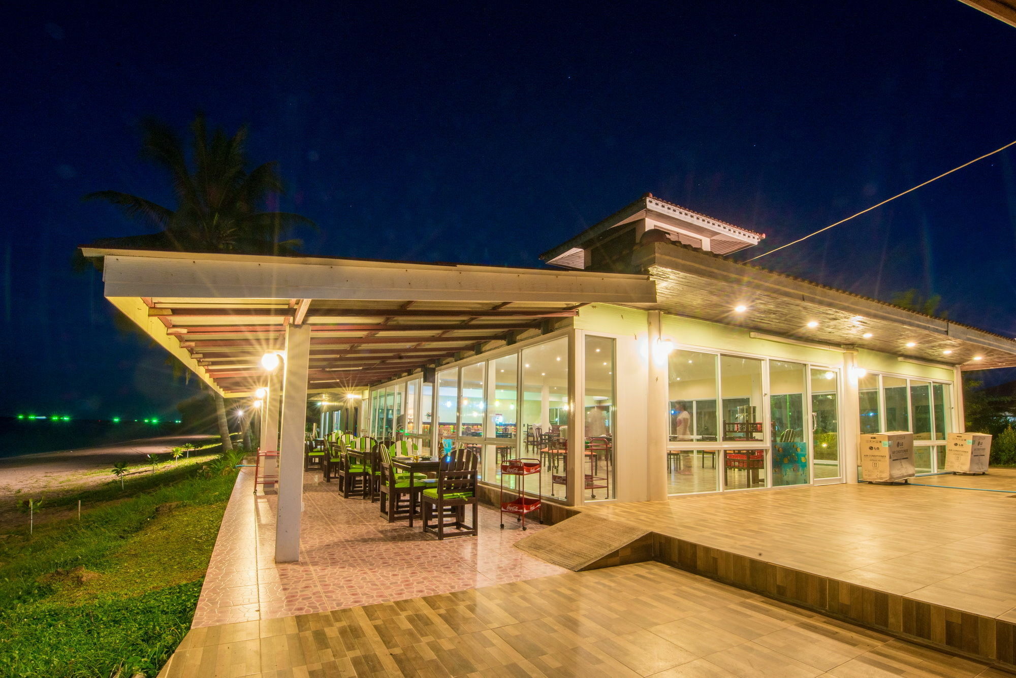 צ'ומפון Star Light Beach Resort And Restaurant מראה חיצוני תמונה